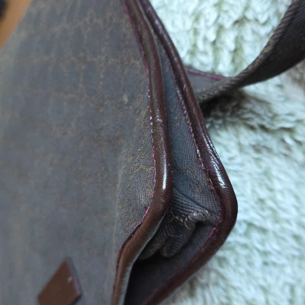 Gucci Messenger Bag - Picture 9 of 10